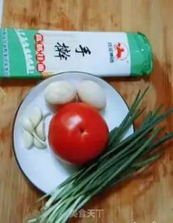 Make Tomato egg hot noodles step 0