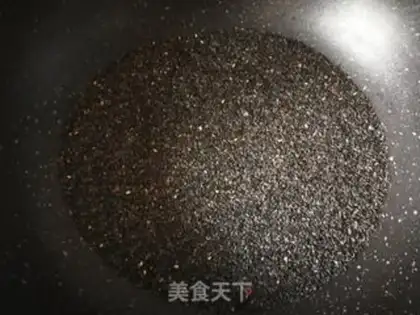 Make Homemade black sesame sauce step 1
