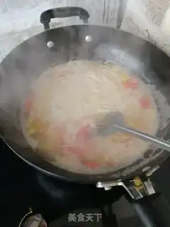 Make Corn tomato egg noodles step 3
