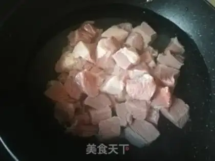 Make Wrinkled carrots, curry step 1