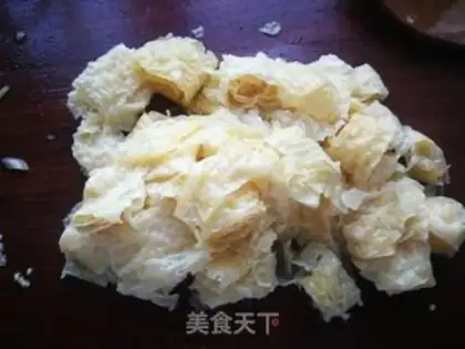 Make Lettuce with gold rolls step 2