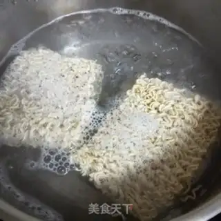 Make Beef mustard egg noodles step 1