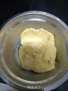 Make Scrambled eggs step 2