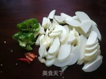Make Wrinkled peppers whited meat sausages step 1