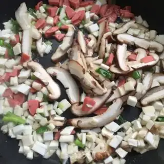 Make Black pepper shrimp pasta step 3