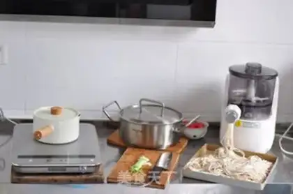 Make Tomato fat cow noodles step 0