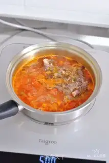 Make Tomato fat cow noodles step 4