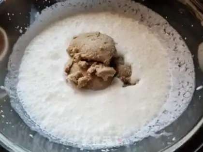 Make Chestnut cream pine cake step 4