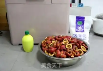 Make The appetizer sauce step 0