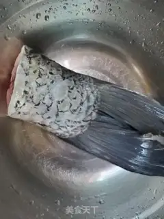 Make Red fish tails step 0
