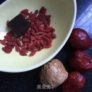 Make Quick palm ginger tea step 0