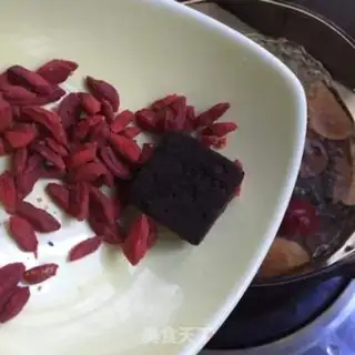 Make Quick palm ginger tea step 5