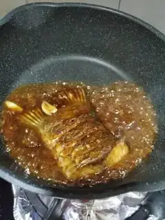Make Red fish tails step 9