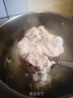 Make Sour-cracked tofu pan step 1