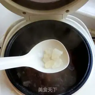 Make Silver ear red bean soup step 3