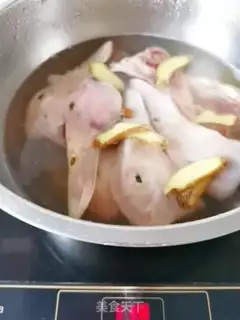Make Red duck head step 2