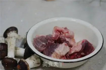 Make Old duck soup with fungus mushrooms step 0