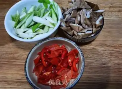 Make Pyramid garlic and fatty step 0