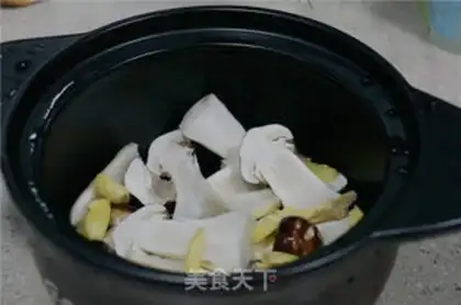 Make Old duck soup with fungus mushrooms step 2