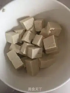 Make Soy sauce and tofu soup step 0