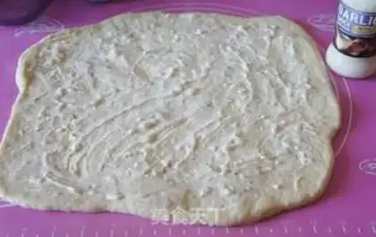 Make Garlic sauce and fragrance step 3