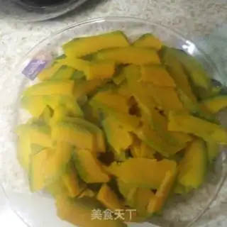 Make Pumpkin rolls step 1