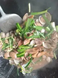 Make Hot chicks, piping step 9