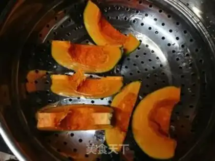 Make Pumpkin rolls step 0