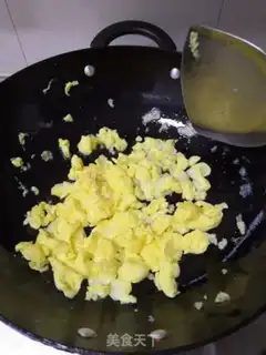 Make Tomato fried eggs step 3