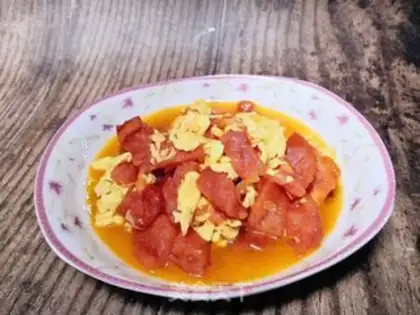 Make Tomato fried eggs step 7