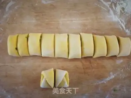 Make Pumpkin rolls step 17