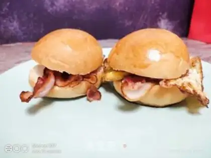 Make Bacon eggburgers step 3