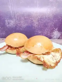 Make Bacon eggburgers step 5