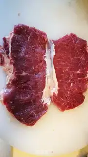 Make original steak and vegetable platter step 1