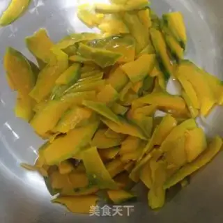 Make Pumpkin buns step 1