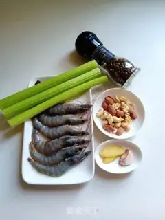 Make Shrimp celery makes nuts step 0