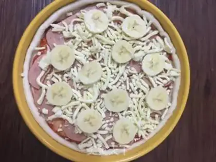 Make Ham banana pizza step 6