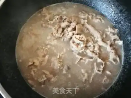 Make Boiled beef rolls with chrysanthemum mushrooms step 4