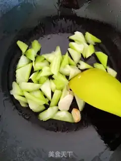 Make Shrimp celery makes nuts step 3