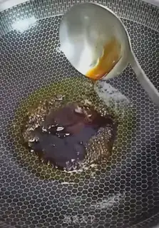 Make Garlic potatoes and ham step 4