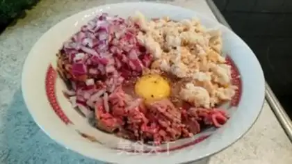 Make The cabbage meatloaf step 1