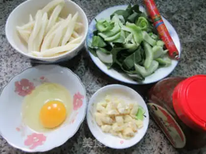 Make Eggs, ham, sausage, pasta step 0