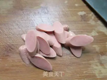 Make Eggs, ham, sausage, pasta step 1