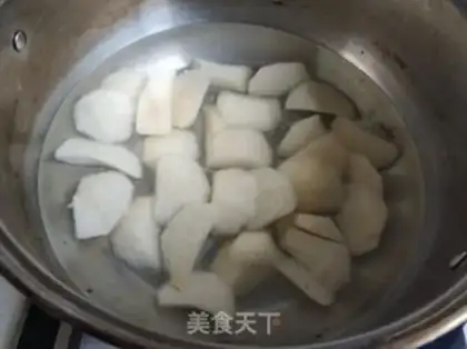 Make Ice cream, pine date soup step 1