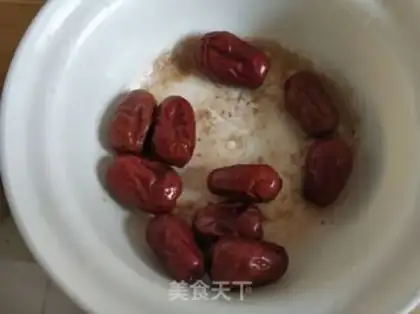 Make Ice cream, pine date soup step 2