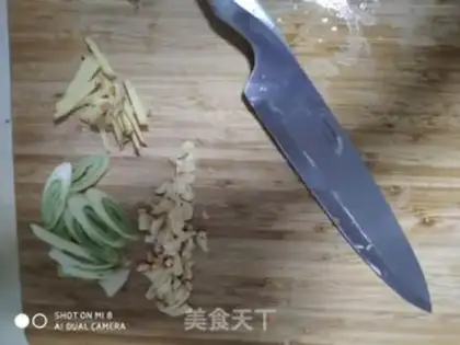 Make Bean sprouts and carrots step 1