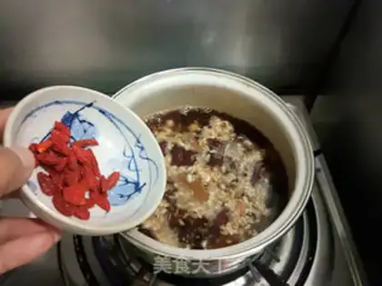 Make The red sugar wine makes a circle step 6