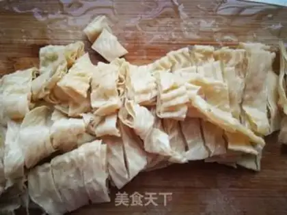 Make Pyramid makes man-made meat step 1