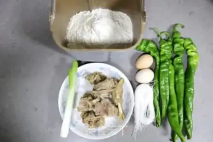 Make Old duck chili fan dumplings step 0