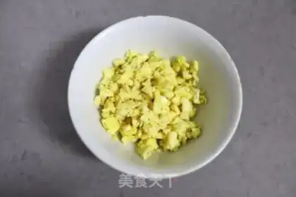 Make Old duck chili fan dumplings step 4